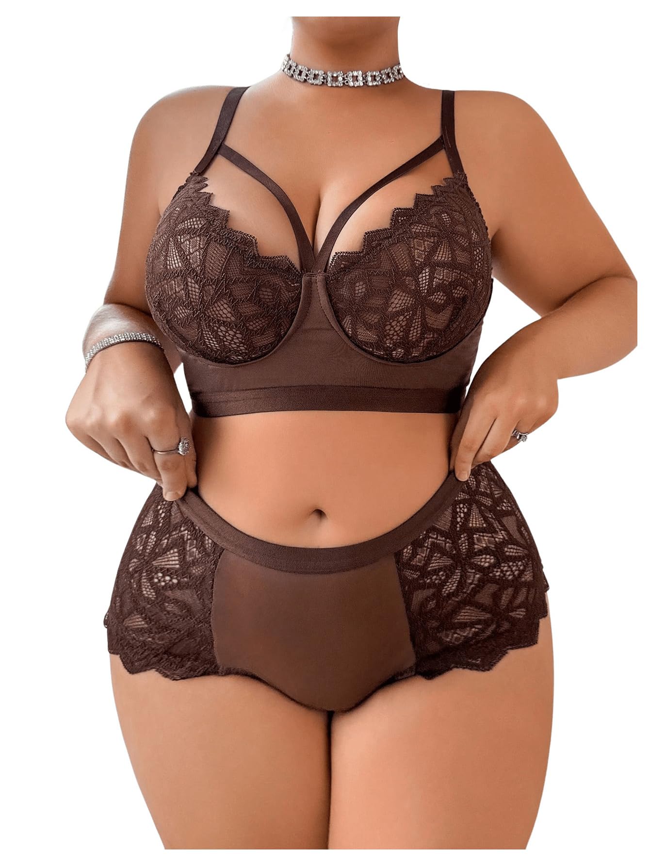 MakeMeChic Women's Plus Size Lingerie Sets Contrast Lace Cut Out Wireless Bra and Panty Set  
MakeMeChic Women's Plus Si